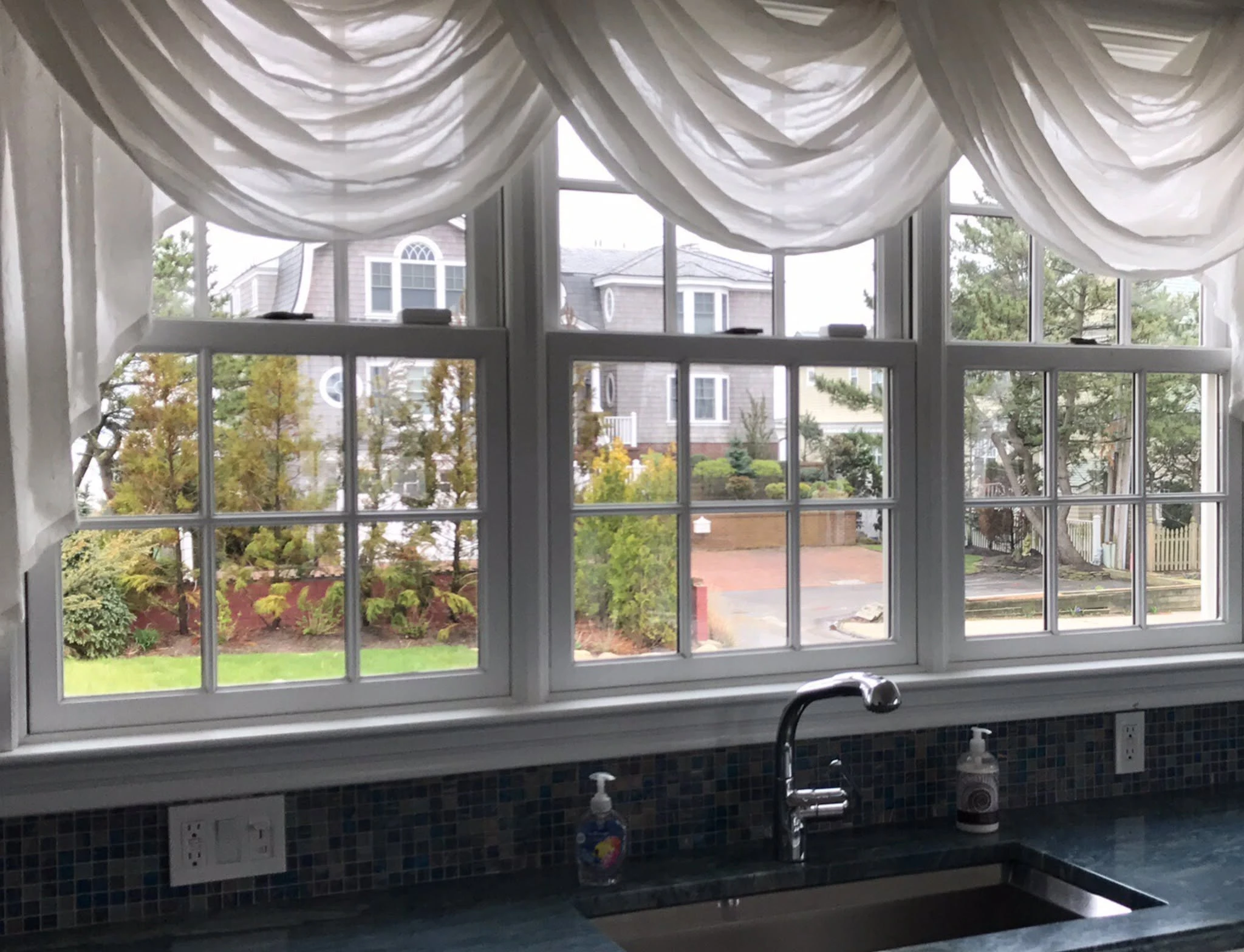 exterior window cleaning